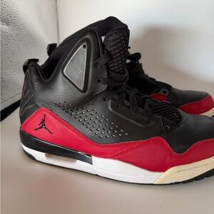 Jordan SC-3  Black and Red Athletic Shoes, Size 10.5